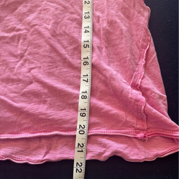 FUN FLATTERING & UNIQUE tee combo🖤🩷 zoom in for all the design details🩷🖤 - Picture 12 of 16